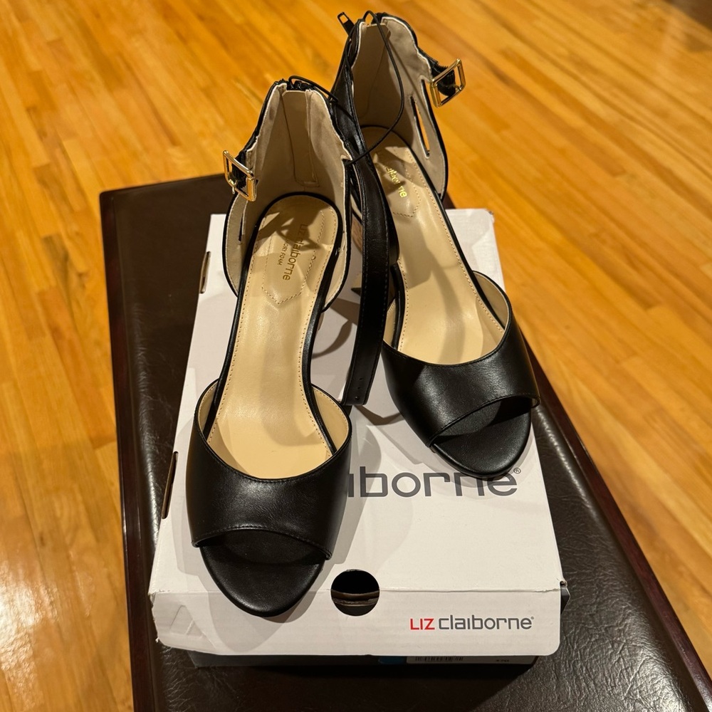 Liz Claiborne Octavia 9 black wedge heel NEW - Picture 1 of 4